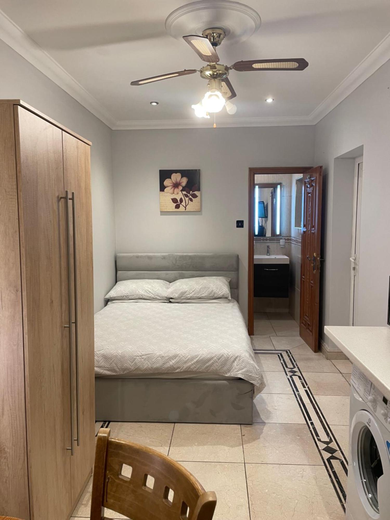 North London Studio Apartment Ngoại thất bức ảnh